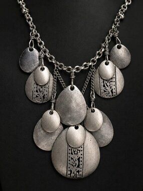 Women's Tear drop Necklace Silver in colour Daggly Bohemian Steam Punk Metalcore
